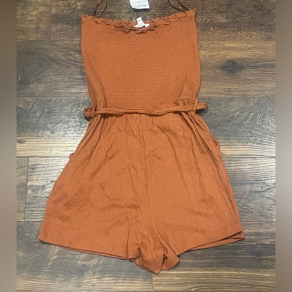 Romper - Picture 3 of 4